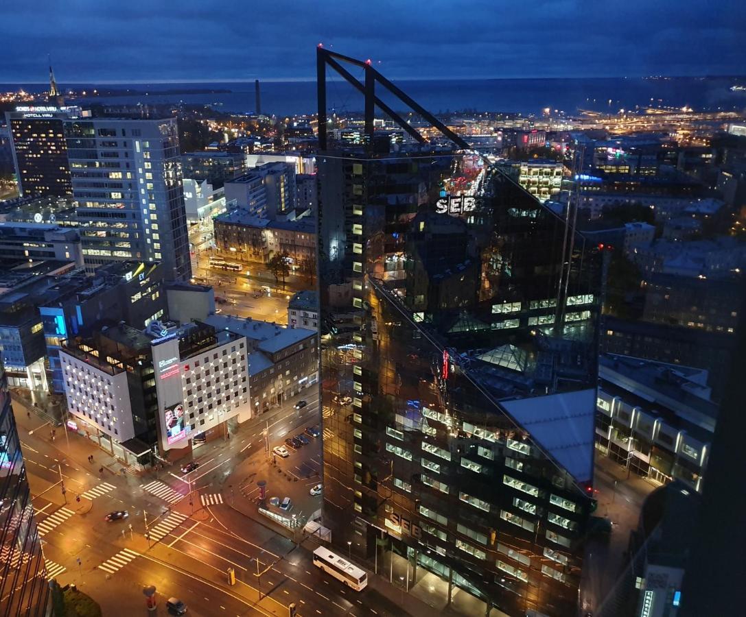 Skyview Suite - Breathtaking Views From Bed And From Jacuzzi. City Center Skyscraper Upper Floors Таллин Экстерьер фото