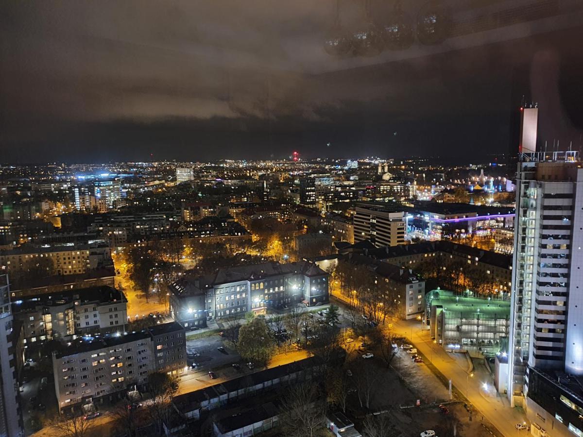 Skyview Suite - Breathtaking Views From Bed And From Jacuzzi. City Center Skyscraper Upper Floors Таллин Экстерьер фото